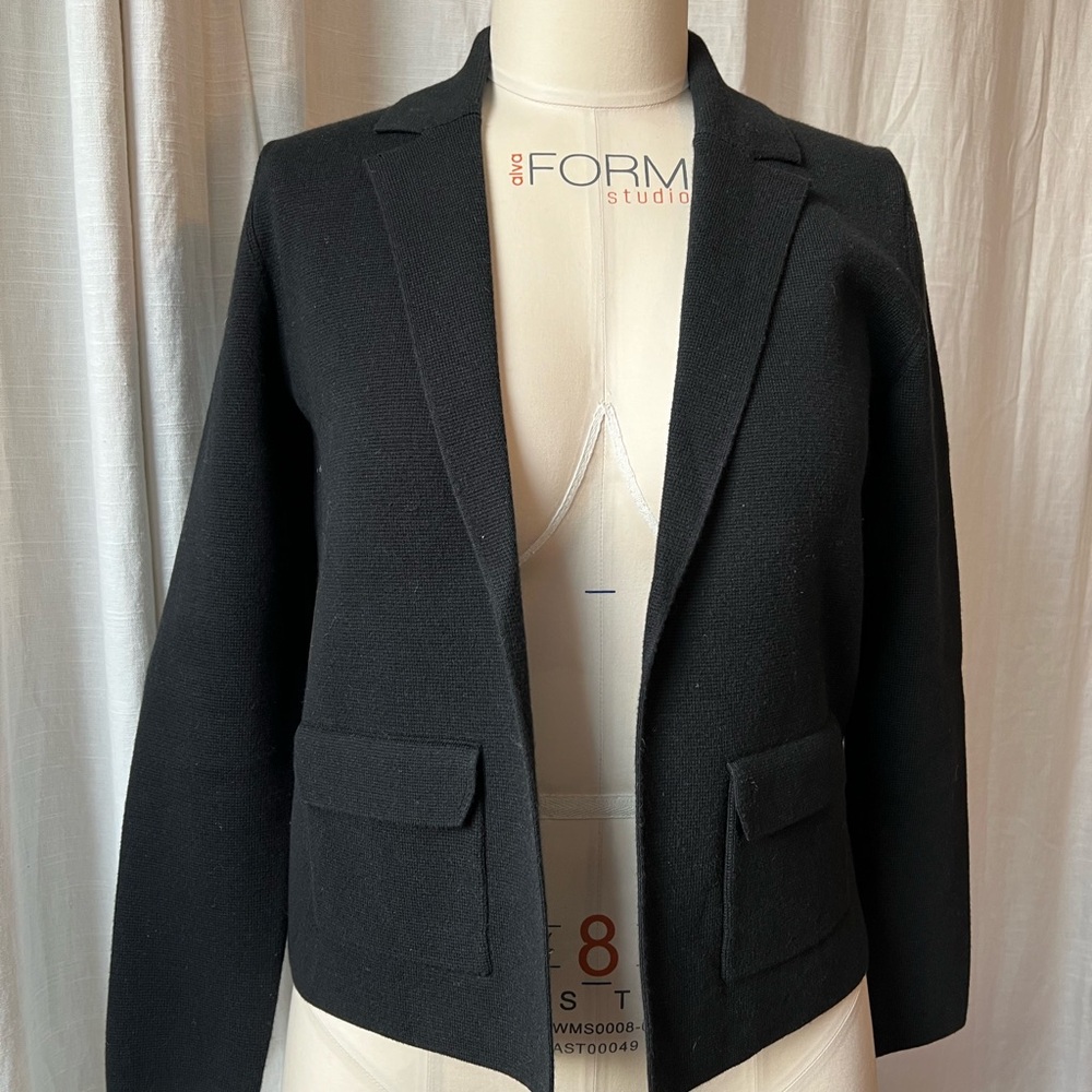 Black Interlock Knit Banana Republic Suit Jacket/Blazer - Petite XS/TP